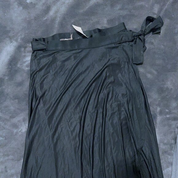 Matty M Wrap Midi Skirt, Stretch Satin, Hunter Green, Size L NWT - Picture 3 of 5